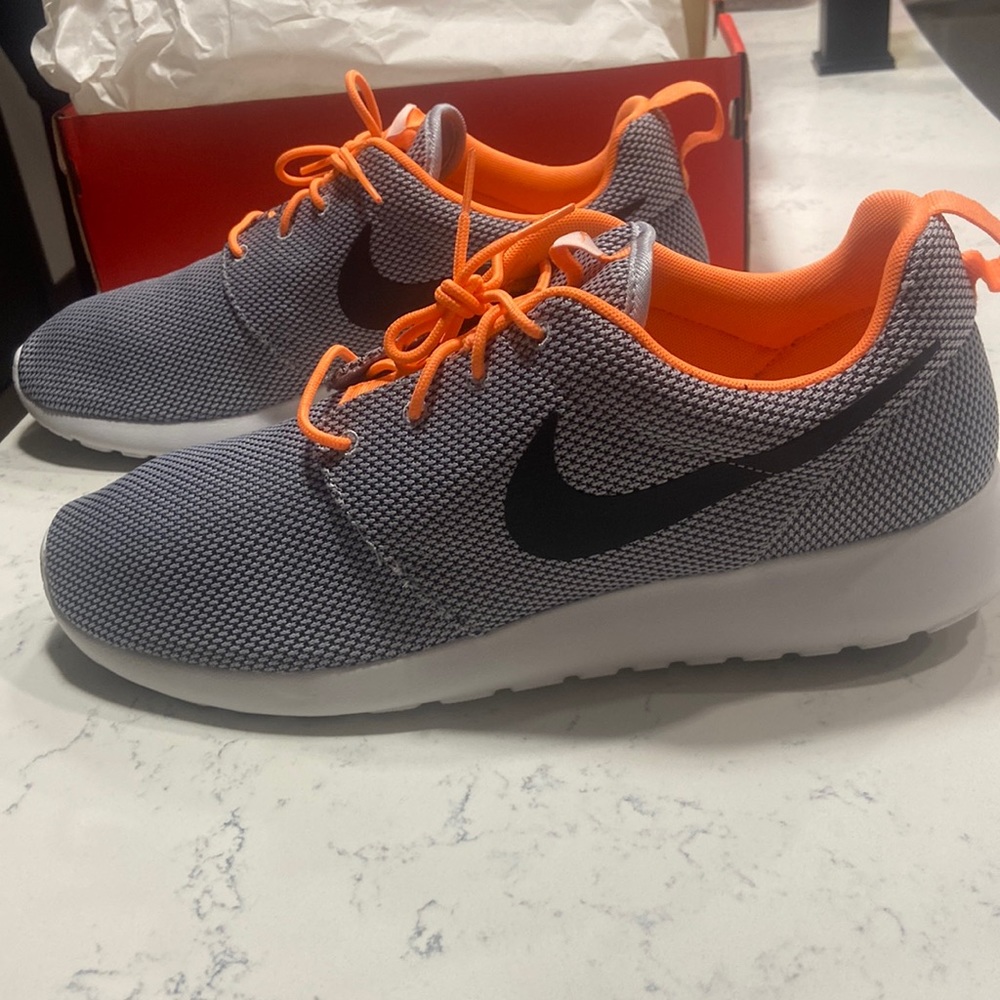 Nike Rosherun size 12